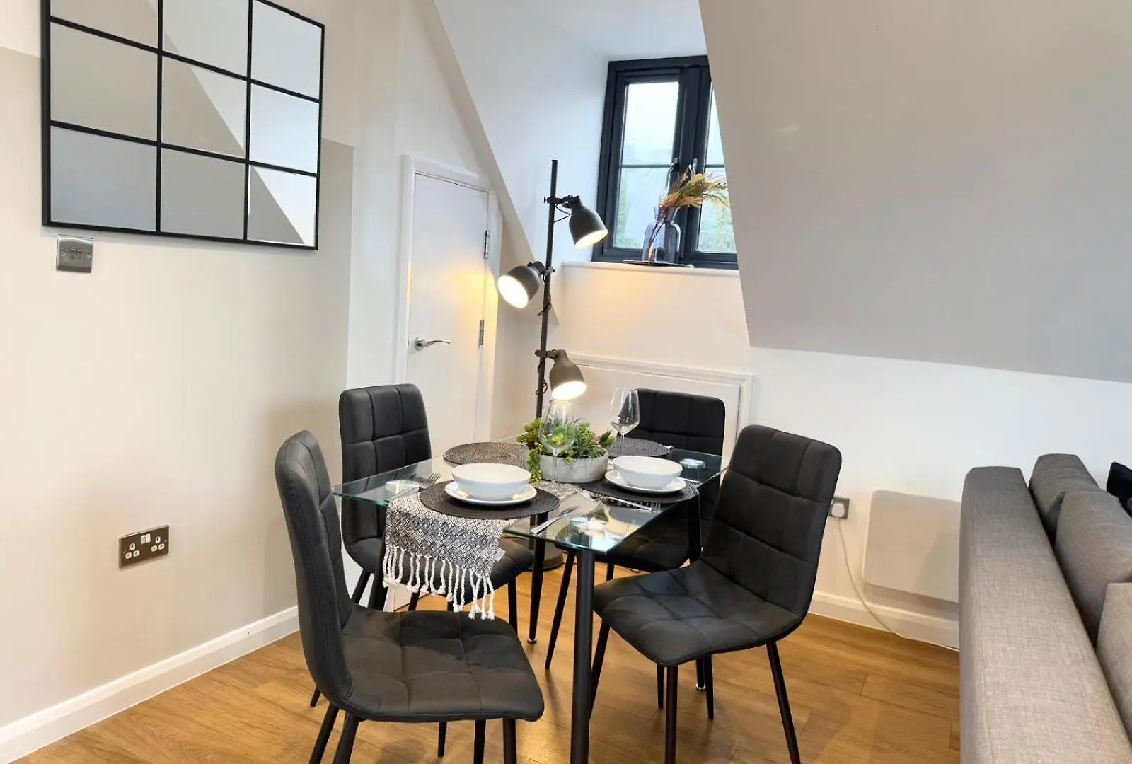 Contemporary 2-Bed Penthouse Central Stay Southampton 0*,